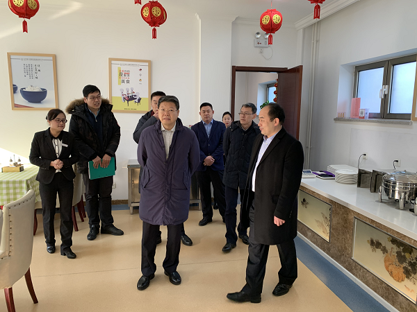 国管局党组深入基层一线走访慰问